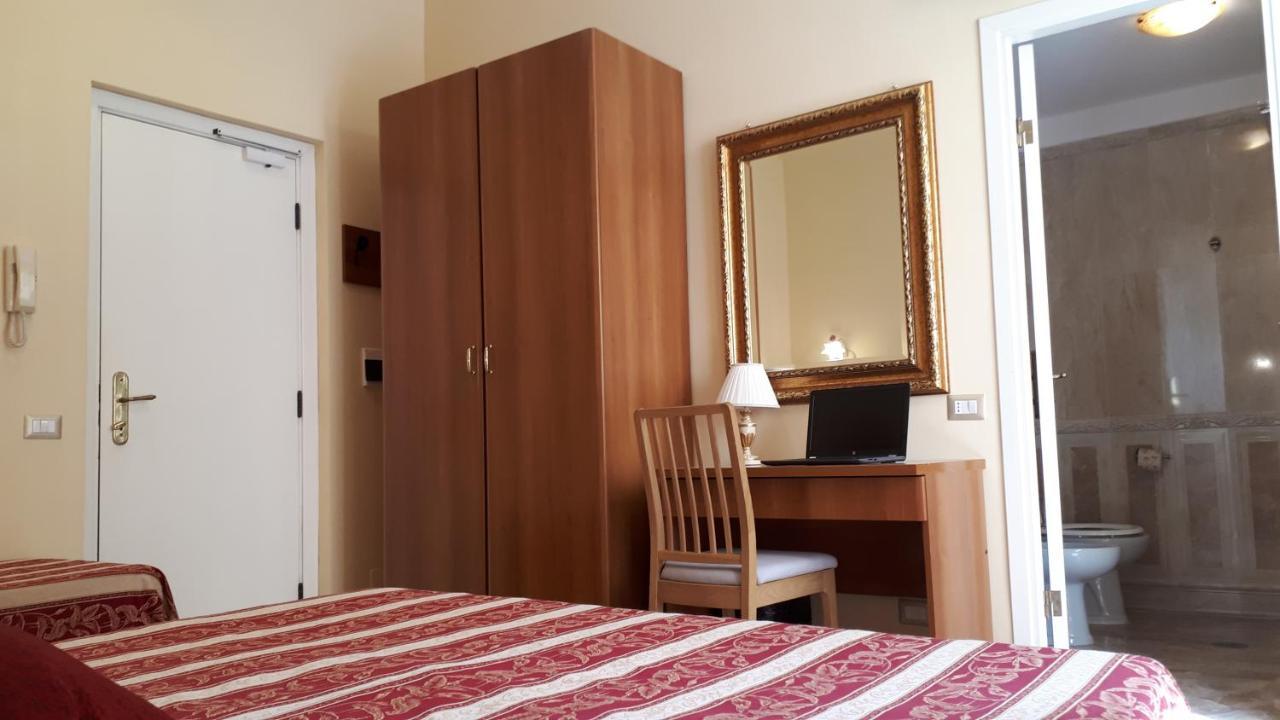 רומא Hotel Major Aventinus מראה חיצוני תמונה